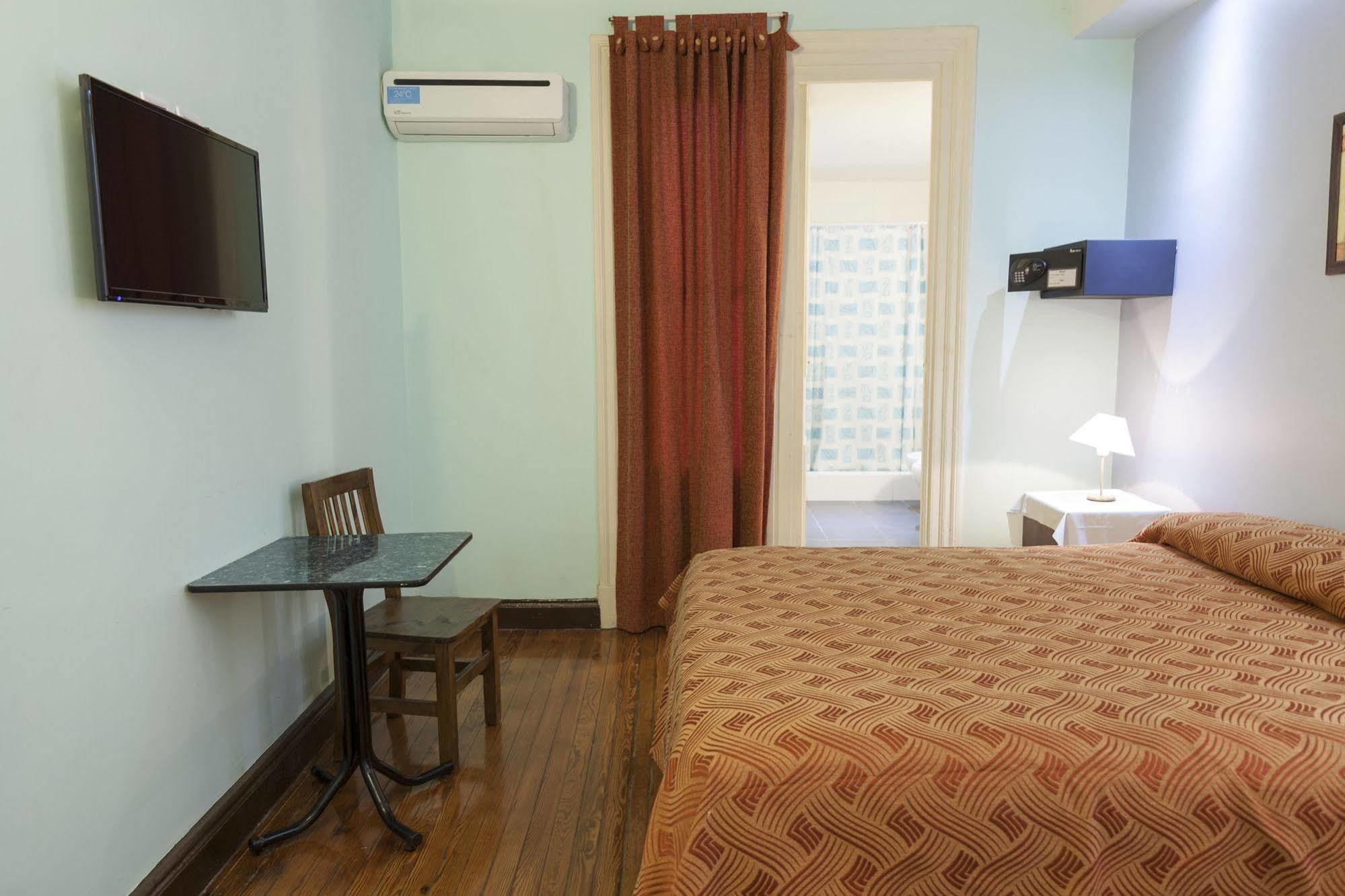 Hotel Reina Buenos Aires