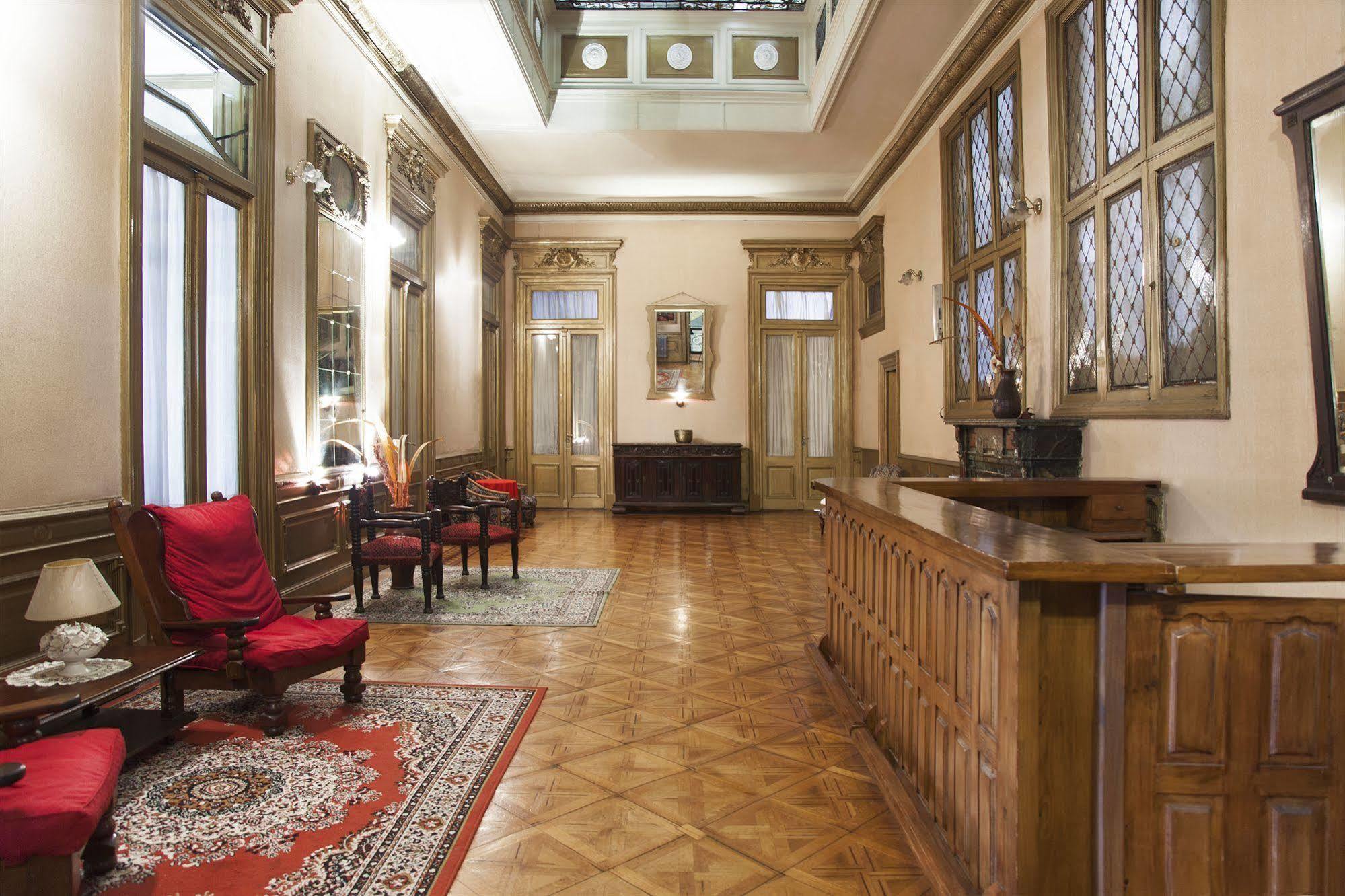 Hotel Reina Buenos Aires