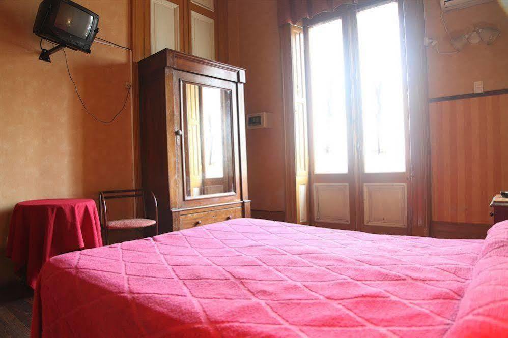 Reina Hotel Buenos Aires